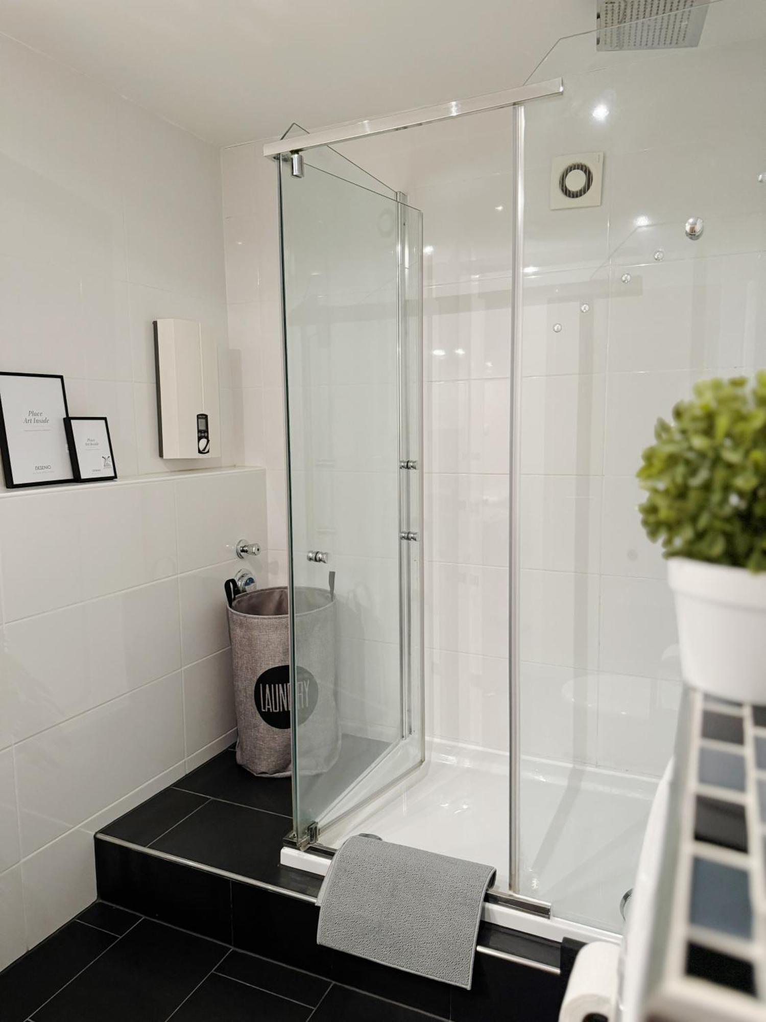 90M2 I Central I Netflix I Wifi I Free Parking I Lia Apartments Hannover Exteriör bild